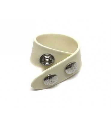 8V00 - Molded belt polymer keepers