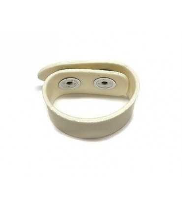 8V00 - Molded belt polymer keepers