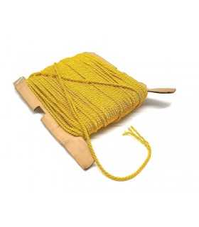 Corda_in_tessuto_intrecciato_di_colore_giallo