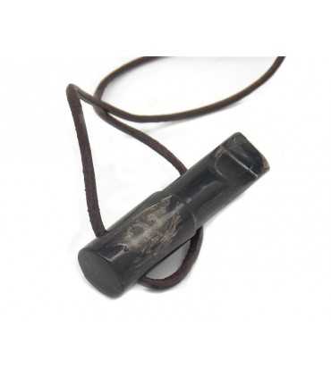 Fischietto_acuto_per_cani_in_corno_di_bufalo_con_cordoncino_in_cuoio_2