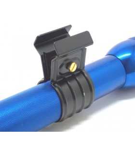 Supporto_attacco_metallo_per_torcia_da_fucile_professionale