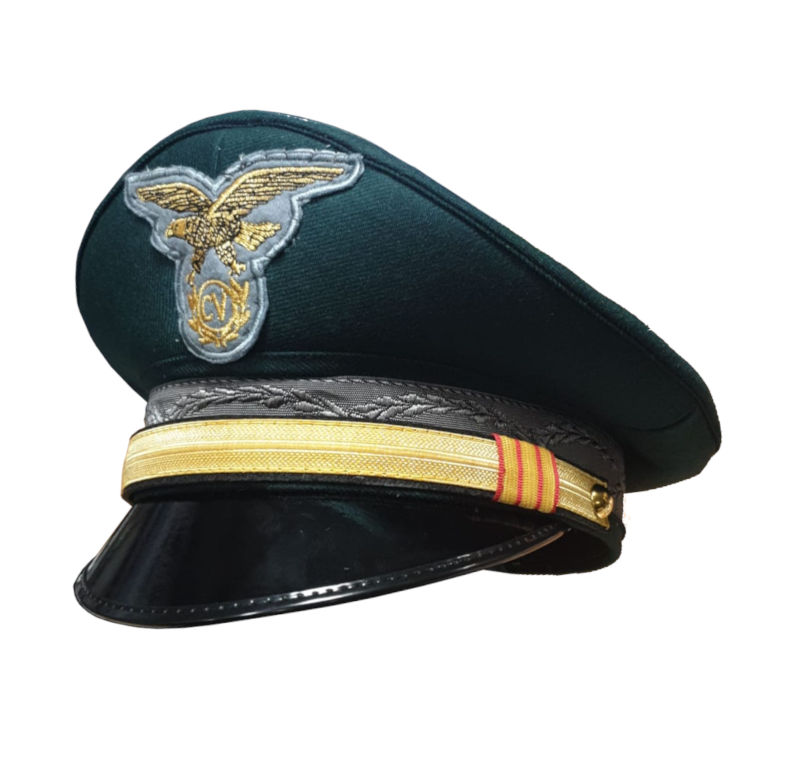 berretto-verde-con-soggolo